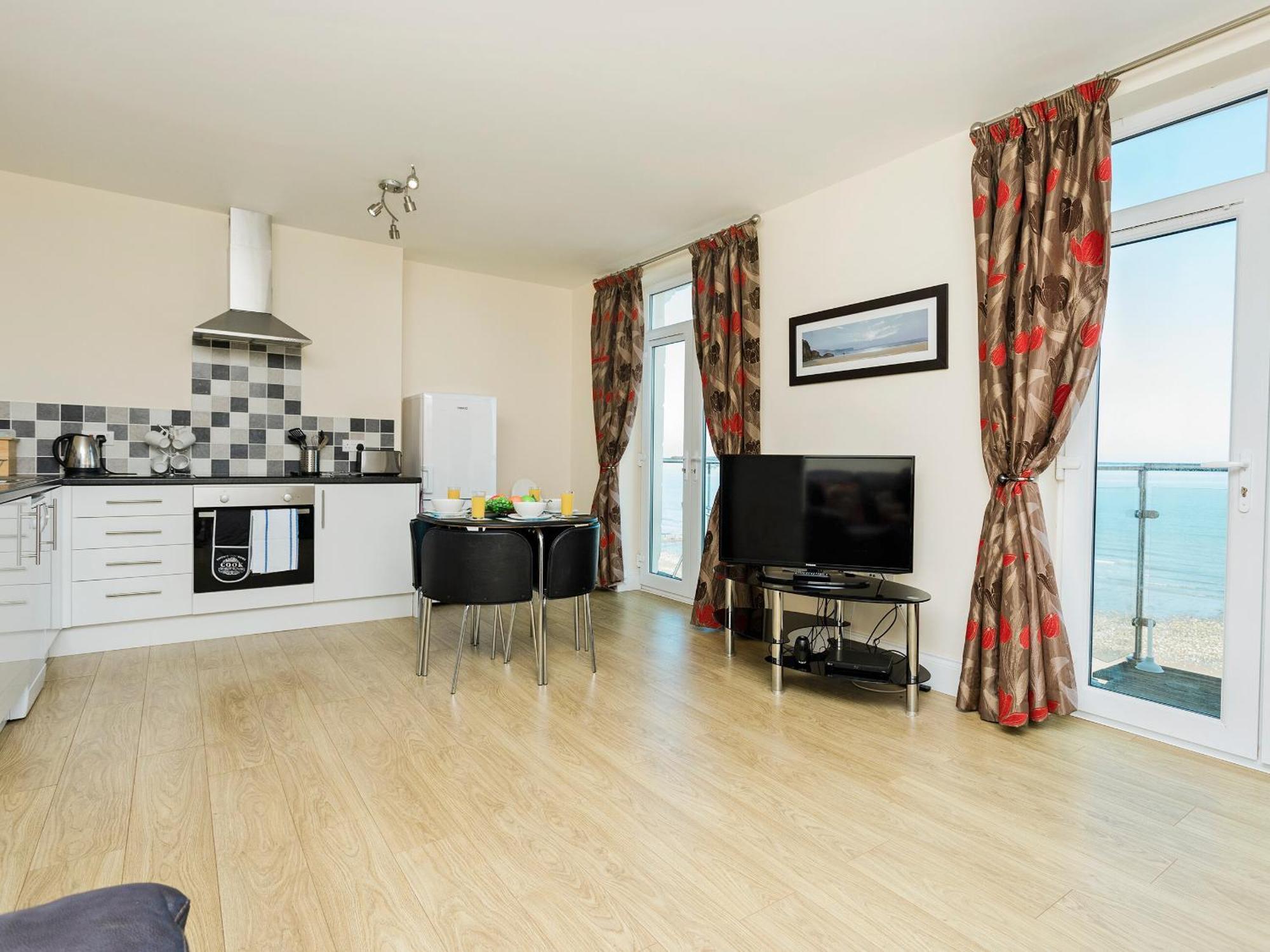 Sunny Beach Apartments Shanklin Ngoại thất bức ảnh