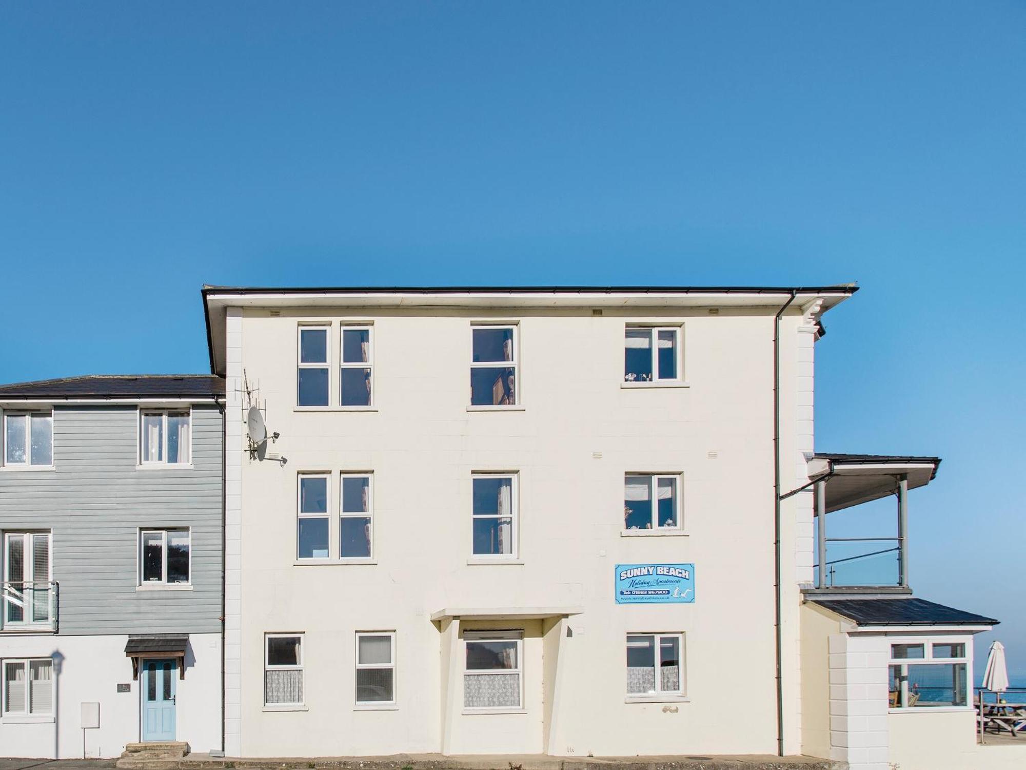 Sunny Beach Apartments Shanklin Ngoại thất bức ảnh